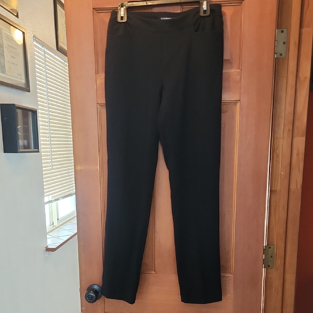 Roz & Ali Classic Black Straight Leg Pants